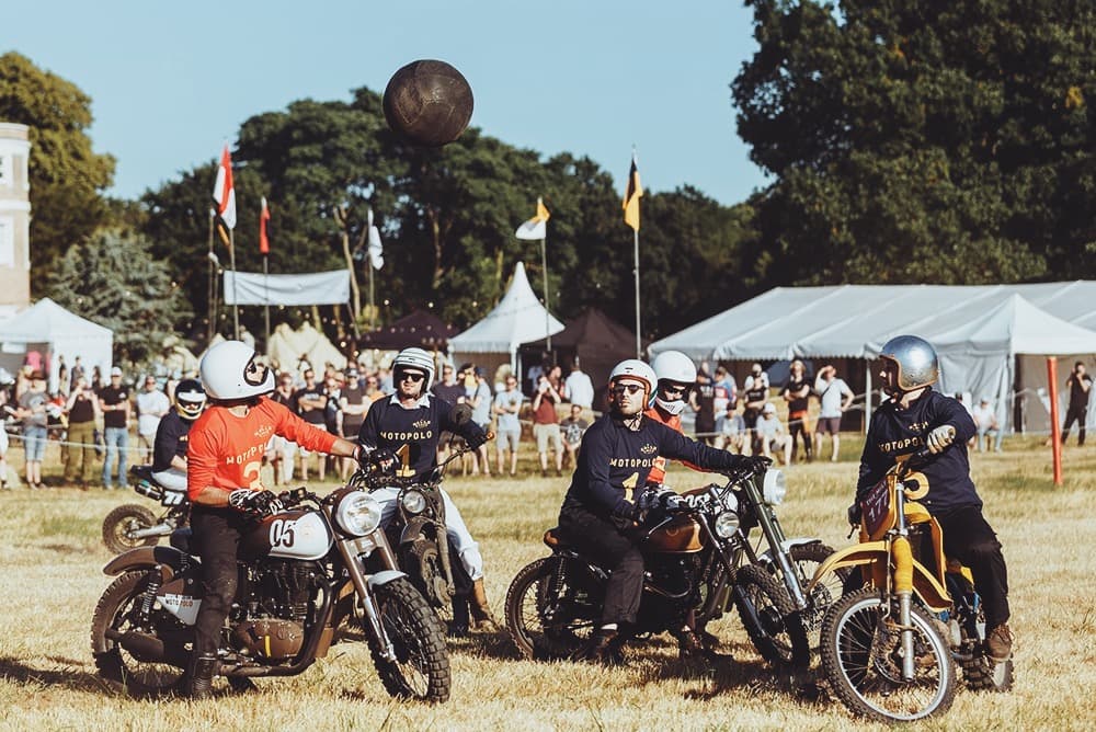Moto Polo Malle