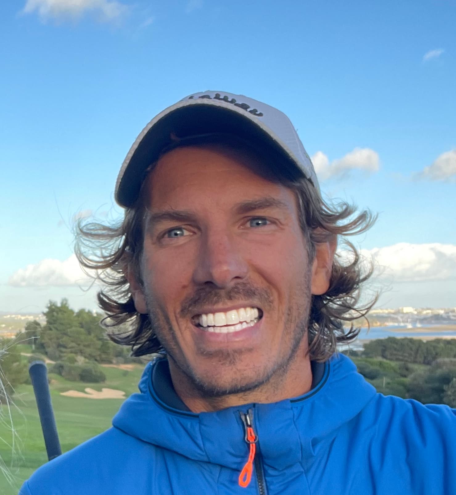Portrait of Jorge Abian smiling and playing golf in the Algarve