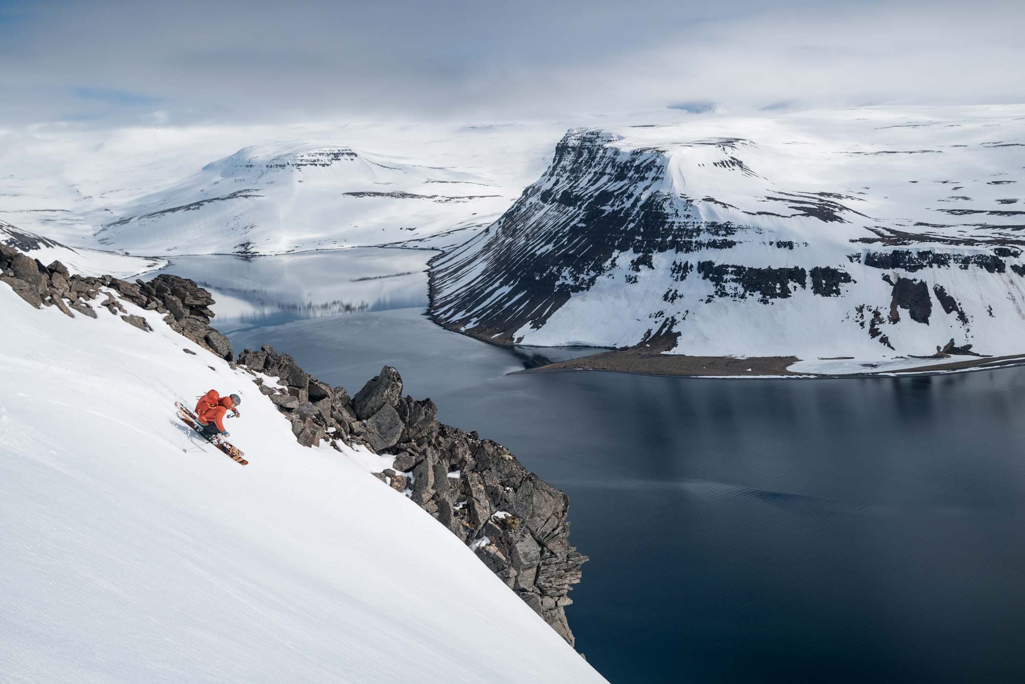 Guy skiing in Icealnd