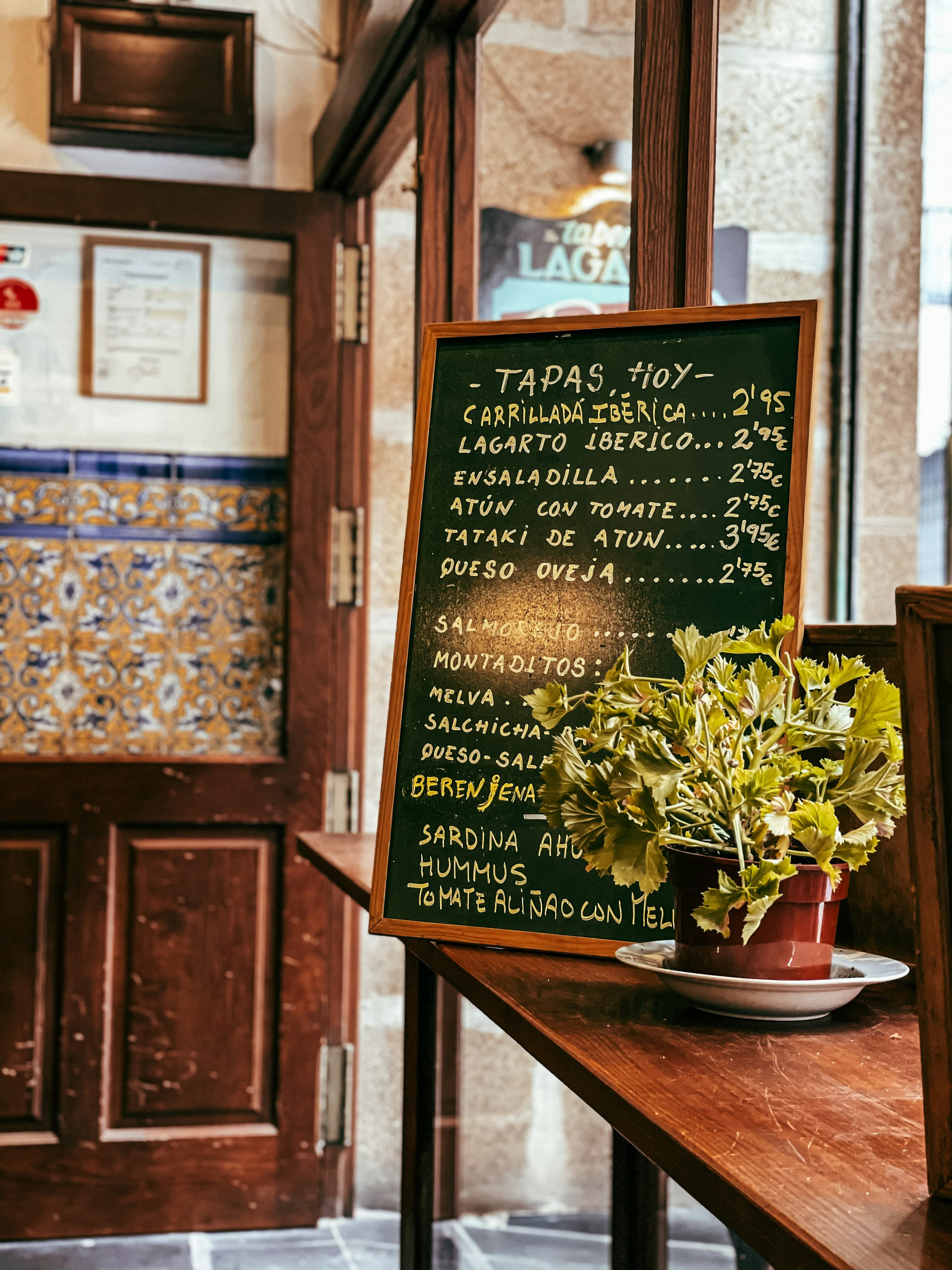 Tapas-Girlt-rip-oneill-bilbao-surf-fun