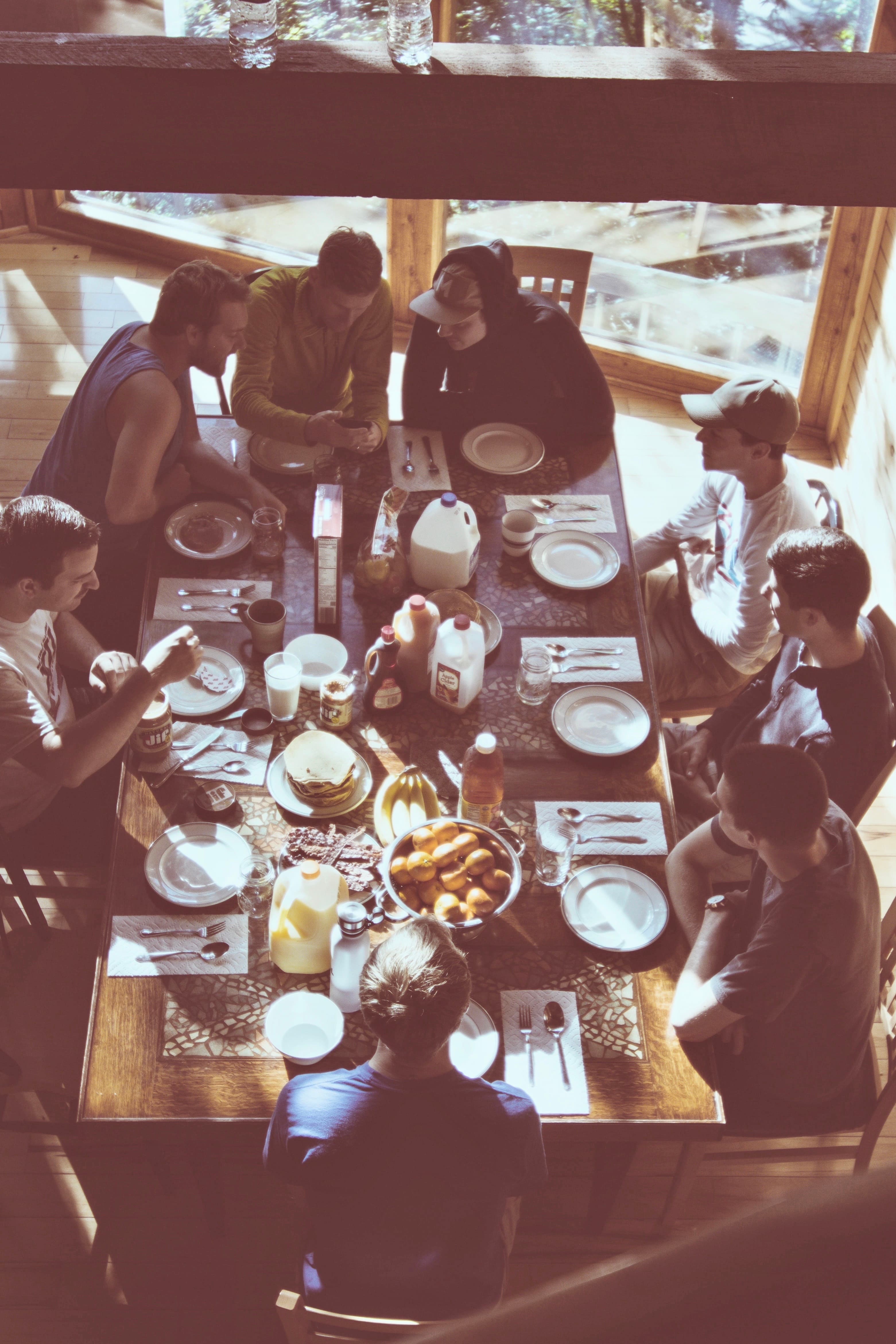 Breakfast at big table 