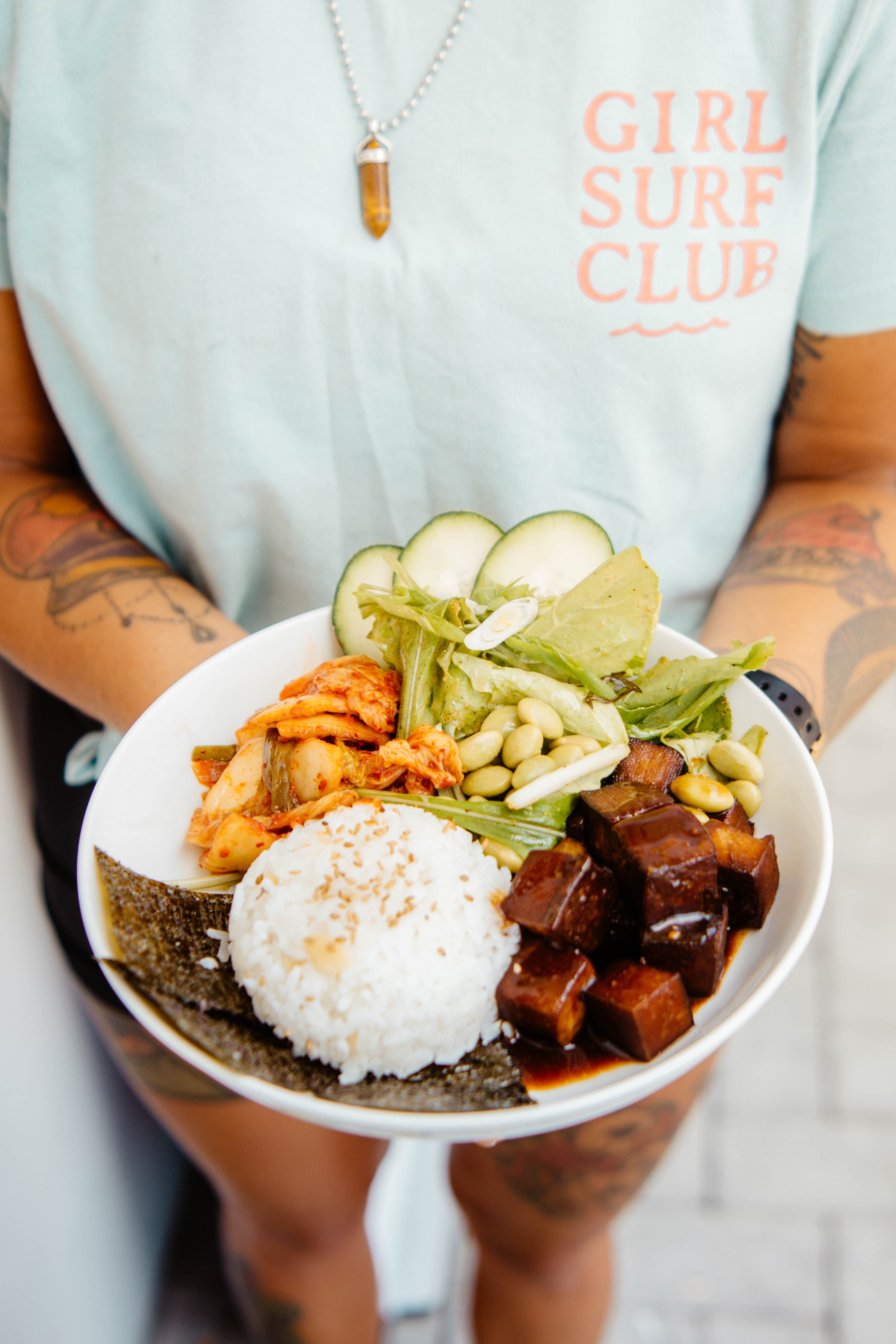Food-Girl-surf-healthy-ecuador