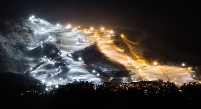 Night skiing in Niseko 