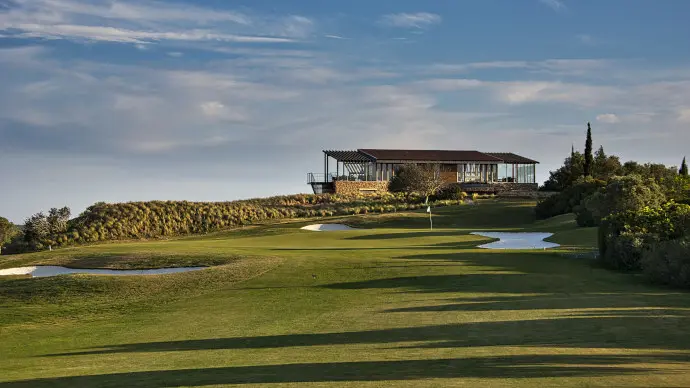 Espiche golf clubhouse