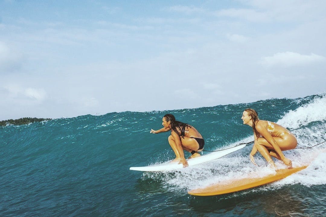 girls Surf Mentawai