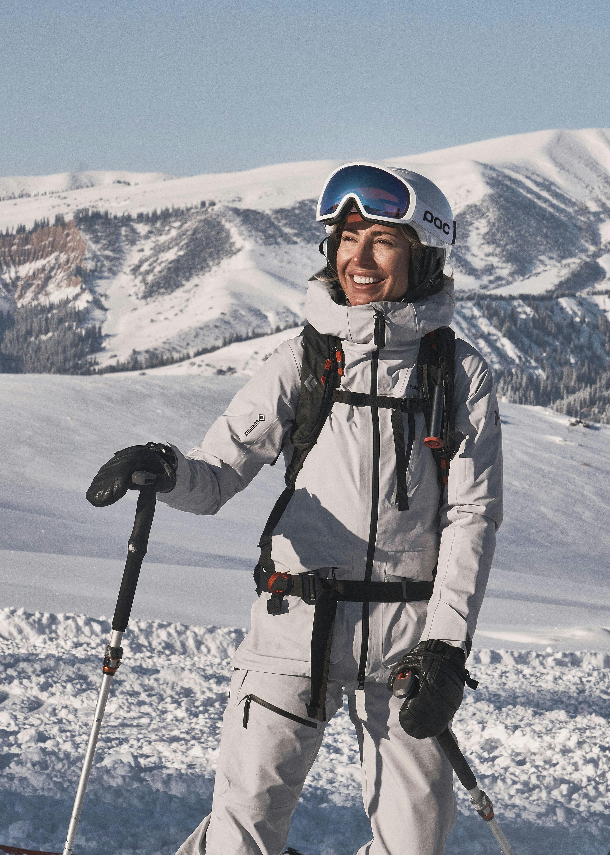 Girl skiing in Kyrgysztan with Peak Performance suit