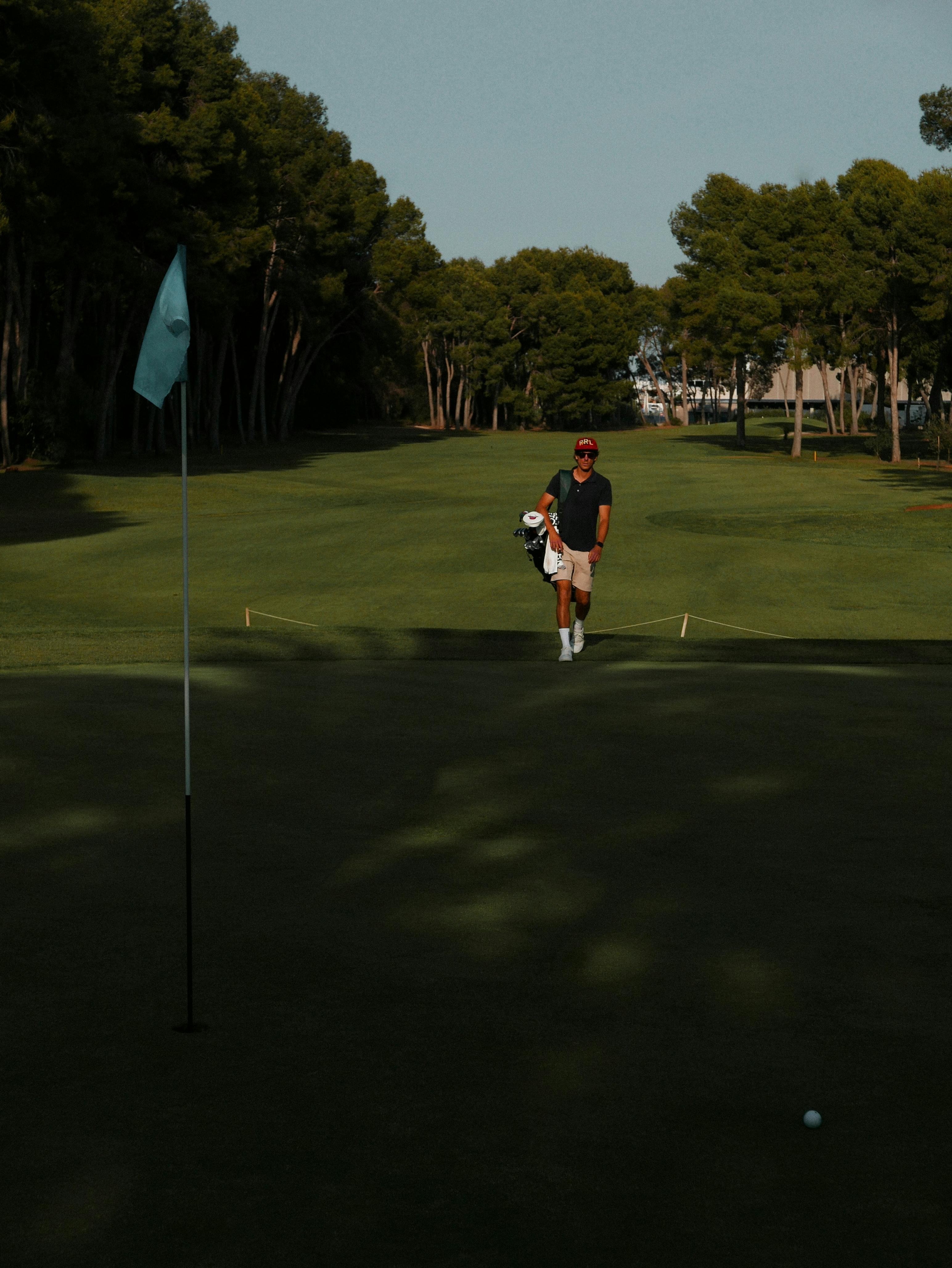 Jorge Abian playing golf